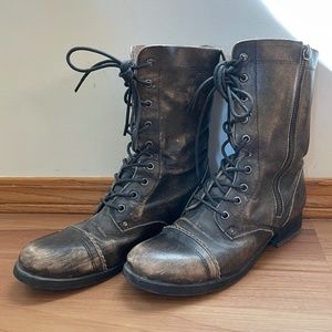 Brown leather combat boots. Size 7